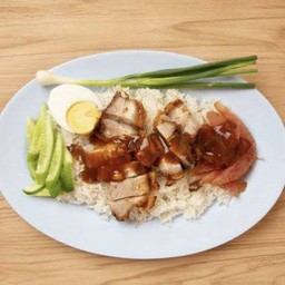 ข้าวหมูแดงหมูกรอบ