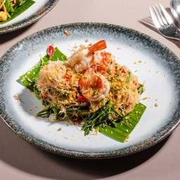 เส้นหมี่ผัดกระเฉดกุ้ง