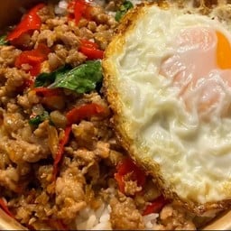 ข้าวราดกระเพรา