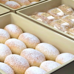 ขนมปังครีมสด 5 ชิ้น (ครีมสดแท้ๆ)