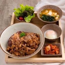 เซ็ตข้าวหน้าหมูซีอิ๊วญี่ปุ่น.