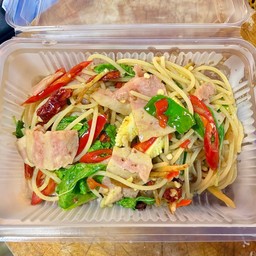 สปาเก็ตตี้ผัดขี้เมาเบคอน