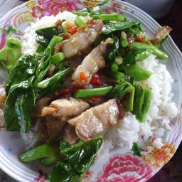 คะน้าหมูการอบ