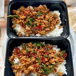 กะเพราหมูสับ