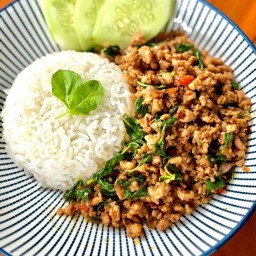 กะเพรา 3 แซ่บ ( เจ็ดยอด ช้างเผือก ) (เจ็ดยอด ช้างเผือก)