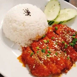 ข้าวไก่กรอบราดซอสเกาหลี