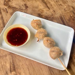 ลูกชิ้นเนื้อปิ้ง 1 ไม้