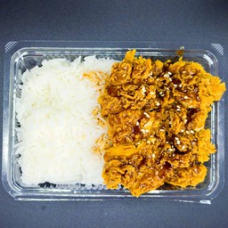 ข้าวไก่กรอบซอสกระเทียม