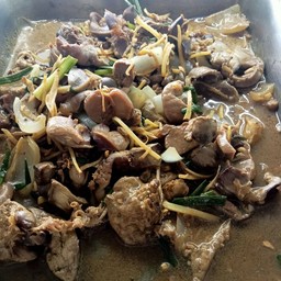 เครื่องในไก่ผัดขิง