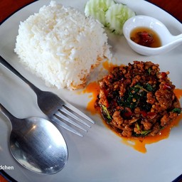 กะเพราหมูราดข้าว