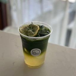 มัชฉะน้ำผึ้งมะนาวโซดา