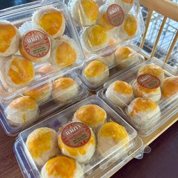 ขนมเปี๊ยะ ไข่เค็ม หอมหวานอร่อยๆ