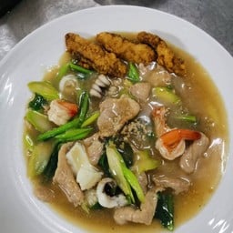 ราดหน้ารวมมิตร
