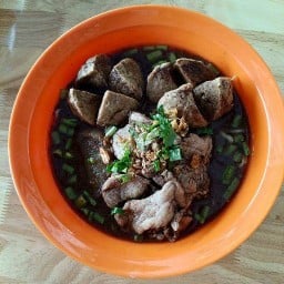 ตุ๊กตาเตี๋ยวหมูลูกชิ้นโต สาขา2