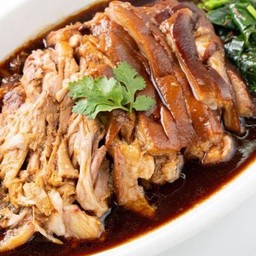 ขาหมูพะโล้