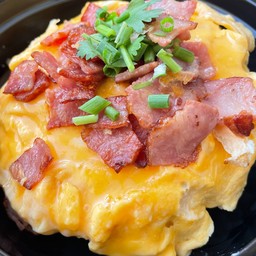 ข้างไข่ข้นเบคอน