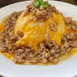 ไข่ข้น ไก่สับกระเทียม หรือไก่ชิ้นตามลูกค้าระบุ