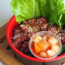 ข้าวหน้าซี่โครงหมูย่างเกาหลี