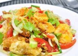 ยำไข่เจียว