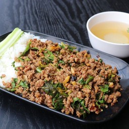 หมูสับกะเพราบัดดี้ราดข้าว(แห้งไม่แฉะ)