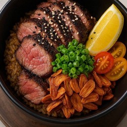 ข้าวผัดมันเนื้อ ท๊อปไข่ดอง,เนื้อพิคานย่าสเต็ก