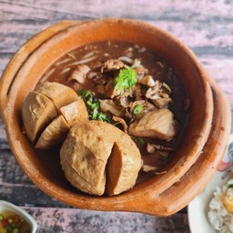 เกาเหลาหมูน้ำตกลูกชิ้นยักษ์ 2 ลูก