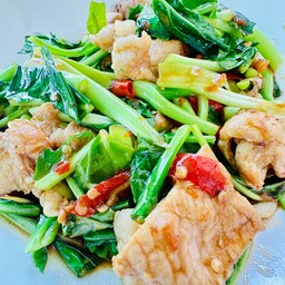 ข้าว-คะน้าหมูชิ้น