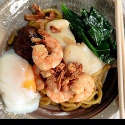 ผัดหมี่มีเรื่องหมกไข่ทะเล (ผัดหมีฮกเกี๊ยนทะเล)