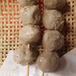 ลูกชิ้น เอ็น เนื้อ