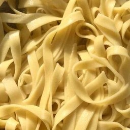 บะหมี่เหลืองแบน