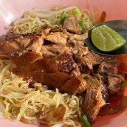 บะหมี่ขาหมู