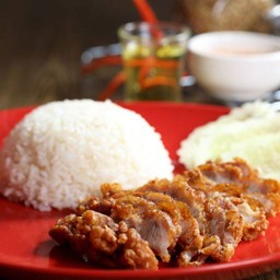 ข้าวหมูทอดพร้อมน้ำซุปแซ่บ