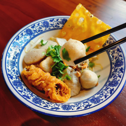 ฟ้าฉาย ก๋วยเตี๋ยวลูกชิ้นปลานาเกลือ  ฟ้าฉาย ก๋วยเตี๋ยวลูกชิ้นปลานาเกลือ