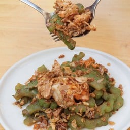 มะระผัดไข่