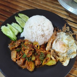 ราดข้าว ผัดเผ็ดหมูป่า