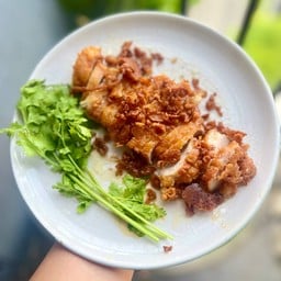 ข้าวหมูทอด ข้าวไก่ทอด by ม่าม๊า
