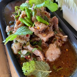 เนื้อย่างก้อยคลุกคลิก