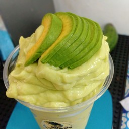 น้ำปั่นอะโวคาโด+กล้วยหอม+เมล็ดอัลมอนด์