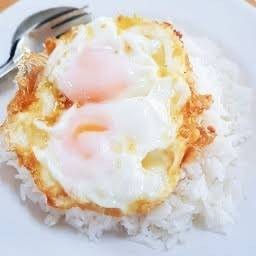 ข้าวไข่ดาวแฝดพริกน้ำปลา