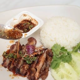 ข้าวหมูย่างพร้อมน้ำซุปแซ่บ