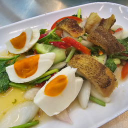 ยำไข่เค็ม+ปลาสลิด