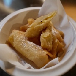 ปอเปี๊ยะกล้วยทอด (Fried banana spring rolls)