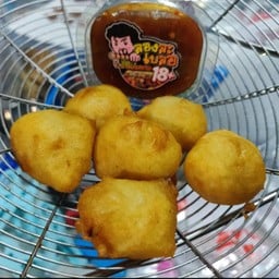 ลูกชิ้นหมู คัดอย่างดี ชุบแป้งทอดกรอบ 6 ลูก