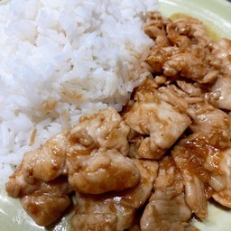 ข้าวไก่กระเทียมพริกไทย