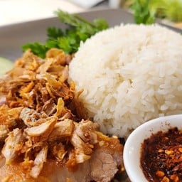 ข้าวสามชั้นทอดน้ำปลา