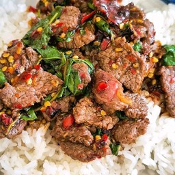 ข้าวกระเพราหมูชิ้น