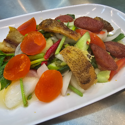 ยำไข่แดง+ปลาสลิด+กุนเชียง