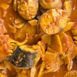 แกงส้ม หน่อไม้ ปลาสาก  (แกงเหลือง)