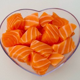 Happy Love (เนื้อล้วนหั่นเต๋า 200 กรัม)
