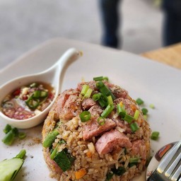 ข้าวผัดแหนม/วุ้นเส้นแหนมราดข้าว